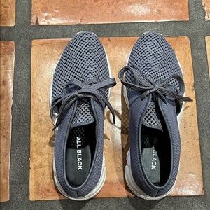 All Black - Grey Mesh Sneakers - Gray